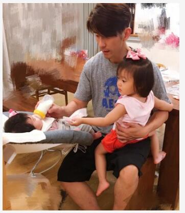 贾静雯女儿咘咘变丑了