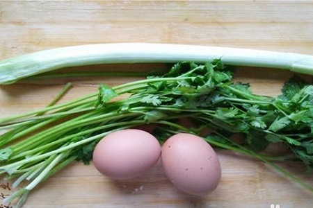 香菜与葱的抉择，多吃香菜葱的好处？