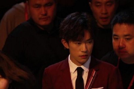 王俊凯易烊千玺刘昊然罕见同框，Tfboys三缺一玺洋洋变沸羊羊