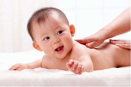 夏天宝宝长痱子怎么办?宝妈们预防小妙招