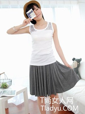 短裙修饰着装 帮女孩告别小粗腿