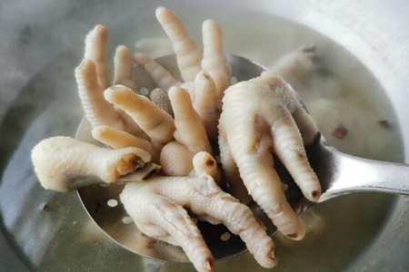 泡椒鸡爪怎么泡最好吃?泡椒凤爪的最正宗做法
