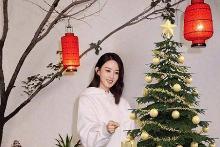 赵丽颖冯绍峰罕见合体，冯绍峰被P成圣诞树，原来我不配！
