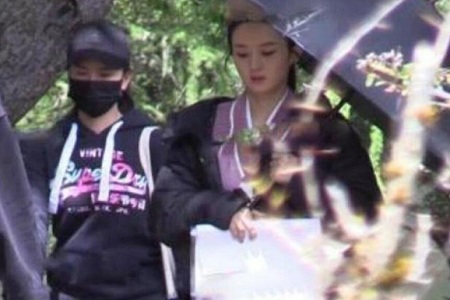 赵丽颖有翡造型曝光,竟与楚乔造型相似,发际线令人堪忧