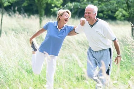 老年人骨质疏松怎么办?这三个老年人骨质疏松补钙的方法