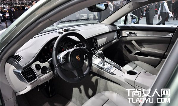 保时捷 Panamera S Hybrid 全球首演