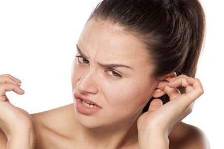 耳朵里面发痒是什么原因？这五个因素引发掏是没用的