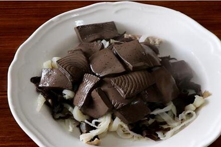 毛血旺的做法最正宗的做法，这道毛血旺的家常做法麻辣鲜香