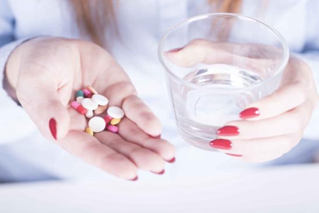 女性长期服用药物损伤肝脏，这3类药伤肝不要长期服用