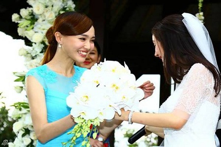 杨幂不出席唐嫣罗晋婚姻，据说是因为工作繁忙
