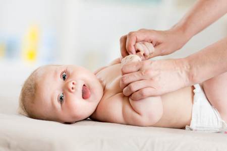 如果宝宝生病了，宝妈们可以按压手穴能治百病