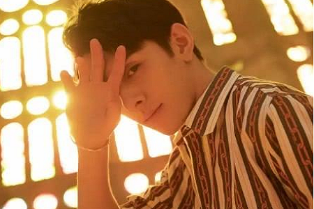 顶流鹿晗与李佳琦首次同框，鹿晗加盟冰冰公司惹争议