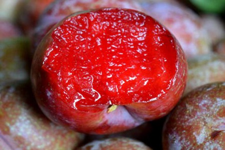 红心李子的功效和作用，这四个女人红心李子营养价值