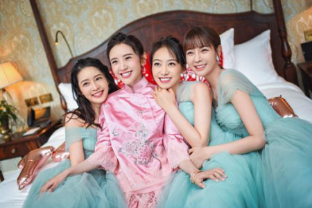 张若昀晒《庆余年》鸡腿比心剧照,李沁神回复求生欲爆棚