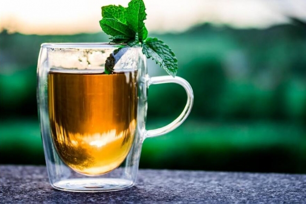 女性夏季喝茶的好处和功效