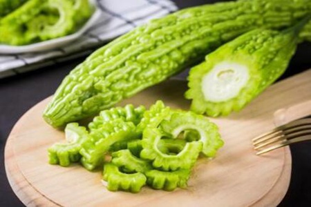 痛风必吃的三种蔬菜，有利于降血压改善疾病