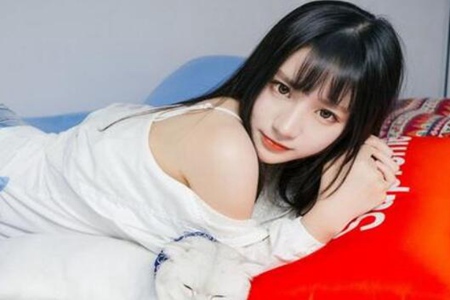 女人想睡男人的表现，这五个女人想睡你动作暗示