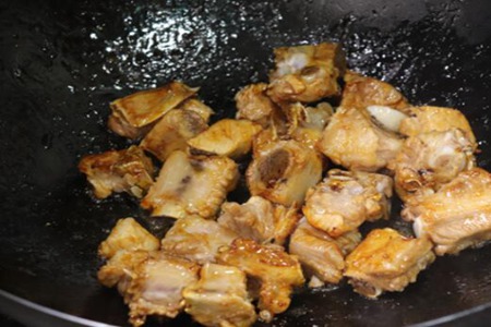 糖醋排骨的做法,这道糖醋排骨的做法步骤酸甜可口