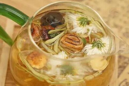 喉咙发痒干咳怎么治疗?这五个茶饮缓解喉咙痒止咳