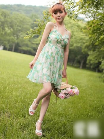 盛夏潮流达人追逐时尚潮流