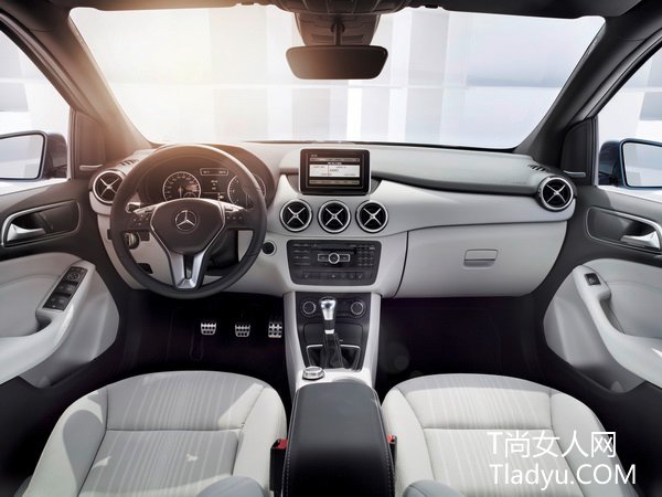 定位小型运动旅行车 奔驰全新B-Class全貌公开