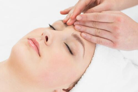 眼睛肿了如何快速消除?这五个方法能快速消肿