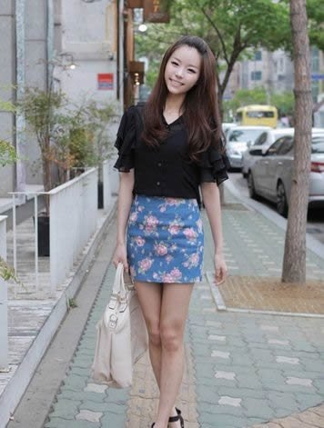 时尚铅笔裙彰显女性性感热辣身材