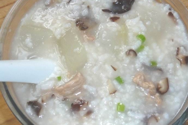 夏季女性祛湿4款排湿保健的粥