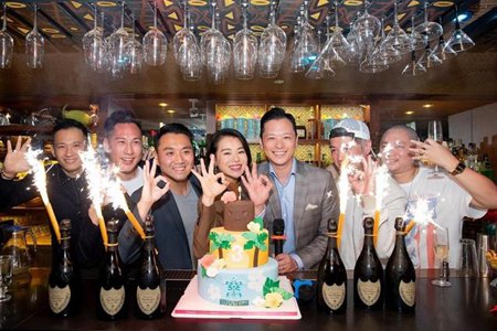 胡杏儿力挺老公,胡杏儿老公李承德名下酒吧被指违规