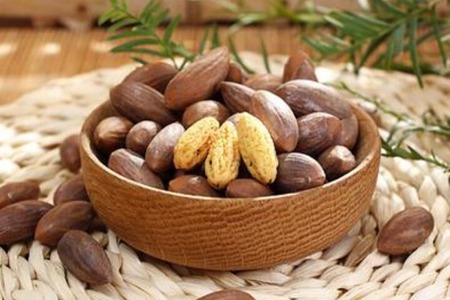 香榧的功效与作用,这五个女人吃香榧的营养价值