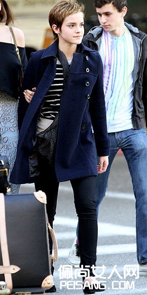 机场当秀场 飞也穿得很给力（图）