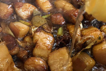 红烧肉的做法怎么样简单又好吃?家常做法肥而不腻入口即化