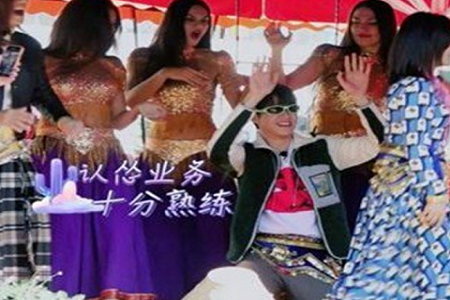 魏大勋跳肚皮舞放飞自我,妖娆舞姿跳给女友杨幂看过吗?