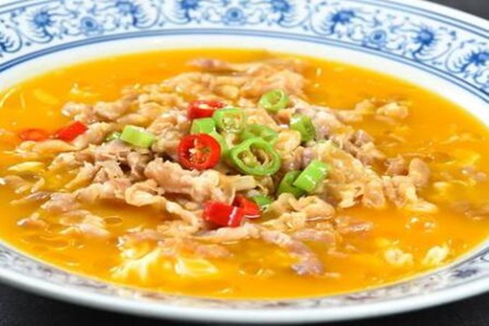 酸汤肥牛的做法,酸汤肥牛金针菇的做法酸辣开胃