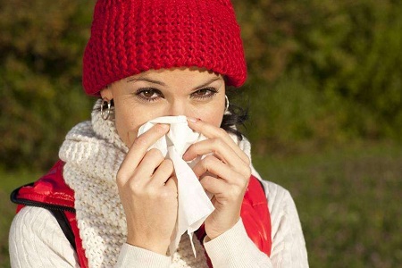 女性秋天鼻炎又犯,很多常见治疗方法只会泄人正气