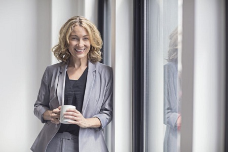 女性肾虚精气不足，冬季补肾就按揉涌泉穴