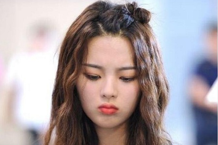 火箭少女101杨超越的INS简介,网友:退去明星光环后惹人怜