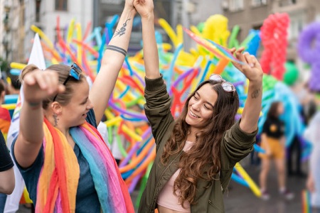 泰国同性婚姻合法化,原来这就是不一样的爱