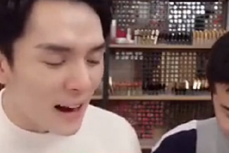 李佳琦直播说漏嘴助理提醒还是恶搞?王菲真要代言赫莲娜?