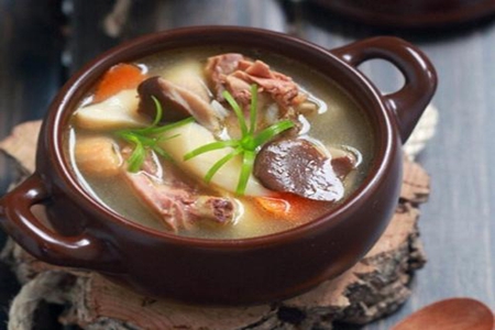 鸡汤怎么炖好喝又营养,这三个小技巧让鸡汤好喝又营养