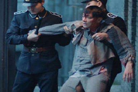 《热血少年》碰撞硬核青春 黄子韬裤子破叫黄子韬吃饭