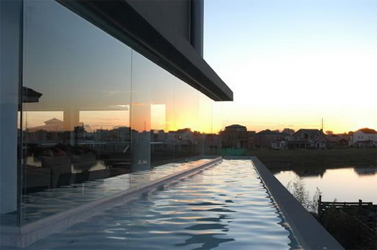 阿根廷瀑布别墅 水域与房屋相辉映