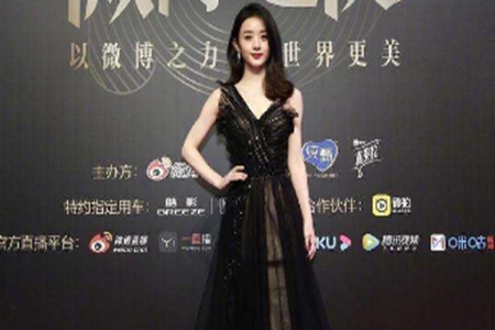 微博之夜刘亦菲赵丽颖同框，谁气质更好一目了然