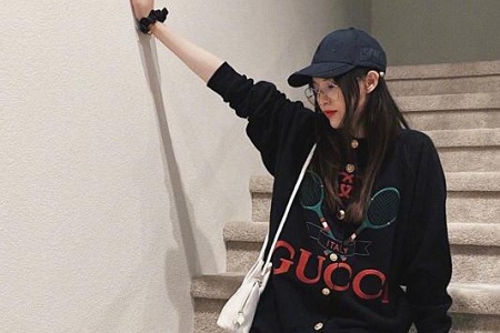 准妈妈唐嫣孕后照曝光 四肢纤细漫画腿抢镜少女感爆棚