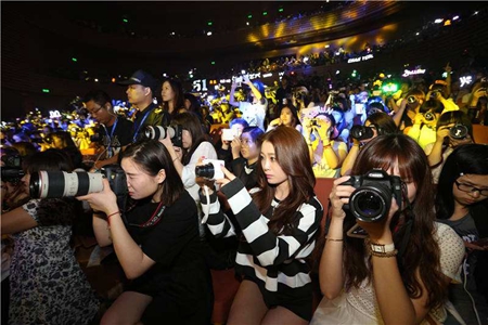 隐形眼镜式追星不好吗?追星到底是好还是不好