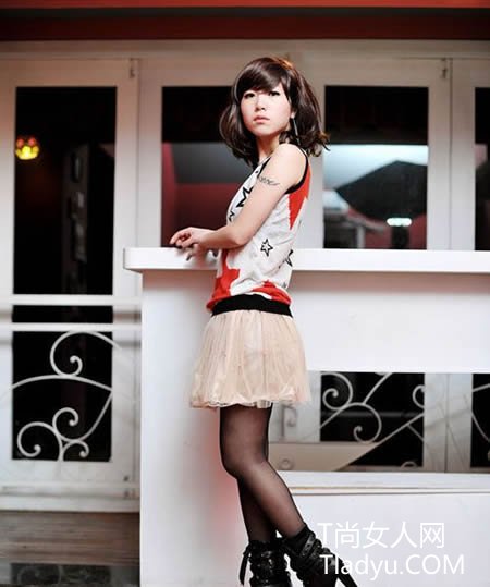 韩范小妞T恤 短裙清爽搭