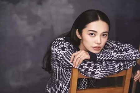 姚晨晒20年旧照合影，虽然我们都老了可梦想依旧年轻