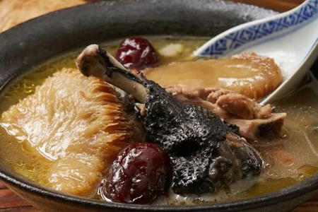 乌鸡炖什么补血补气最好?三款食材补中益气养血安神