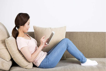 女人露个脚脖子虽能很美,这样容易患踝关节炎和身体健康问题