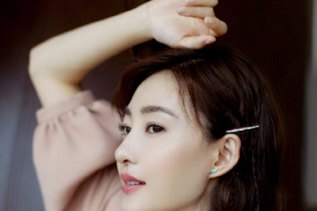 王丽坤亲自点赞否认婚讯,看来她与男友林更新真没结婚